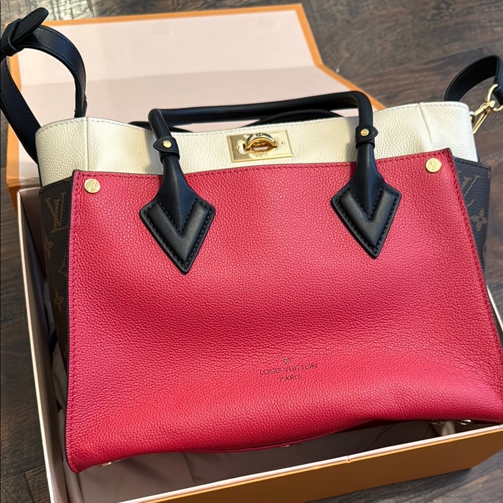 Louis Vuitton Red and Black Women's Bag